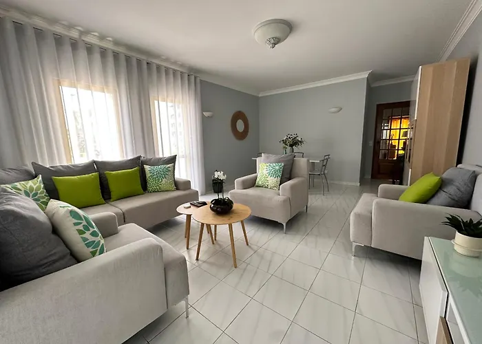 Amazing Ocean View Steps From The Apartman Quarteira