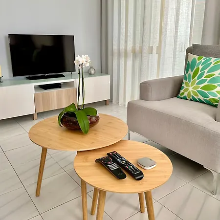 Amazing Ocean View Steps From The Apartment *