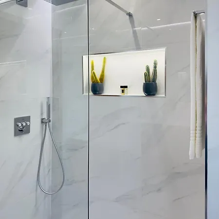 Apartment Amazing Ocean View Steps From The *