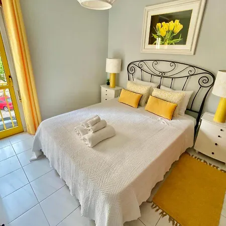 Amazing Ocean View Steps From The Appartement Quarteira